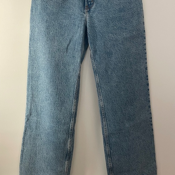 Abercrombie Curve Love High Rise 90s Relaxed Jean - Picture 9 of 9